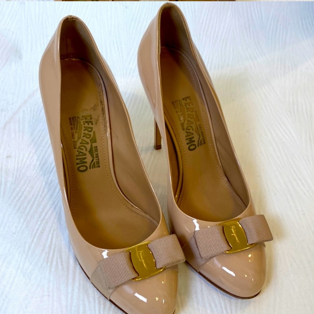 Salvatore Ferragamo | Nude High Heels